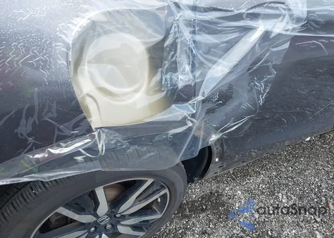 2019 Honda Pilot Touring z USA, uszkodzony, nr VIN 5FNYF6H61KB067739